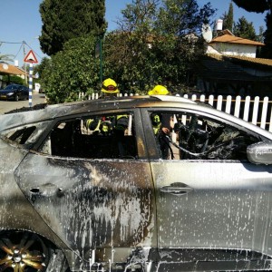 טוטאל-לוסט. הרכב שעלה באש. צילום: דוברות כב"א