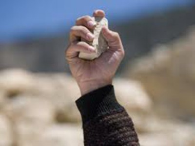 חמור: נערים בגיל 12 יידו אבנים לעבר אמבולנס בנצרת עילית