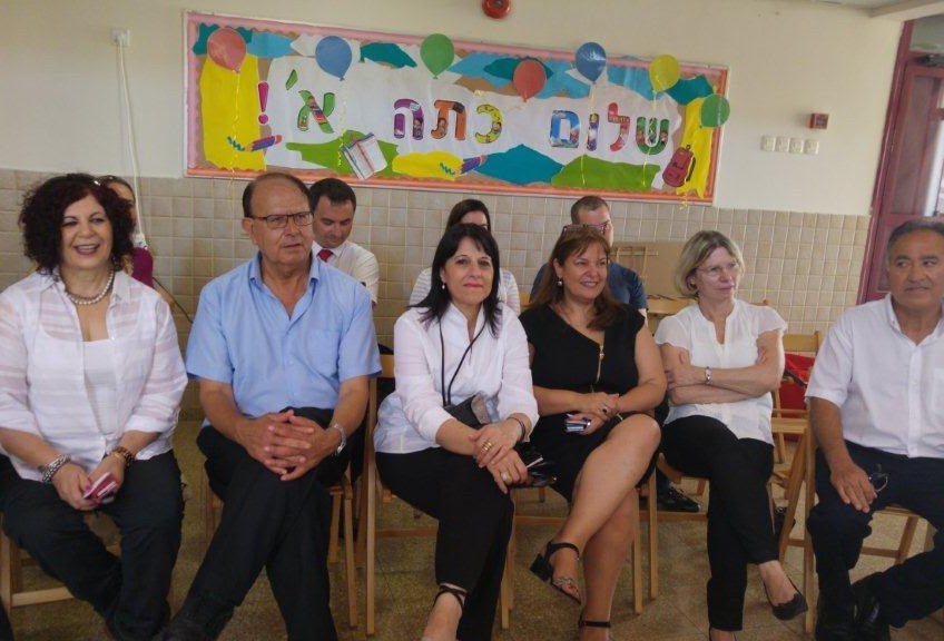 מנהלת המחוז הצפוני במשרד החינוך, ד"ר אורנה שמחון חונכת בית ספר חדש ביקנעם
