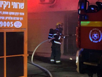 עפולה: חנות נשרפה כליל בבניין 6 קומות