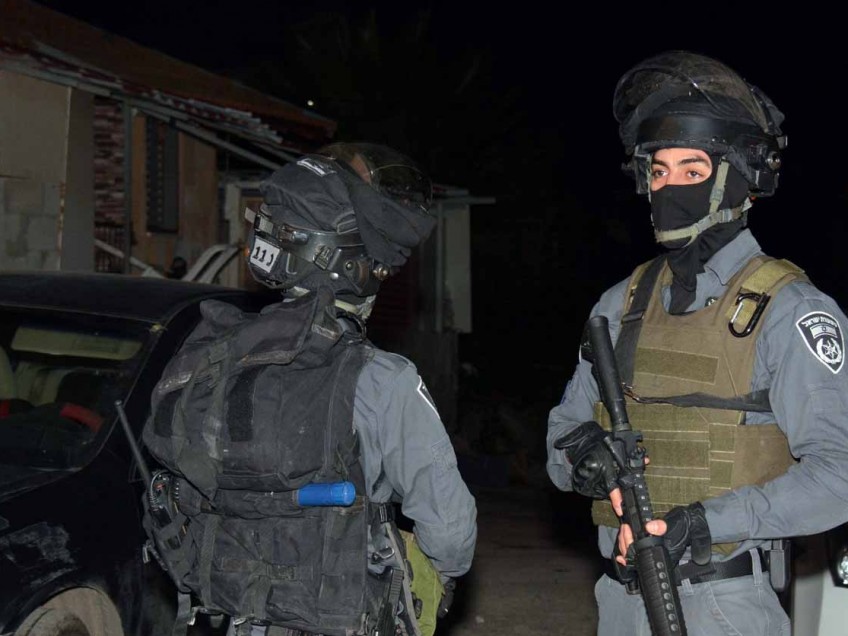 בעזרת סוכן סמוי: 22 חשודים בסחר באמל"ח נעצרו במבצע מורכב