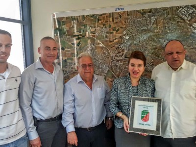 שגרירת רומניה בעפולה: "נעמיק את שיתוף הפעולה עם העירייה"