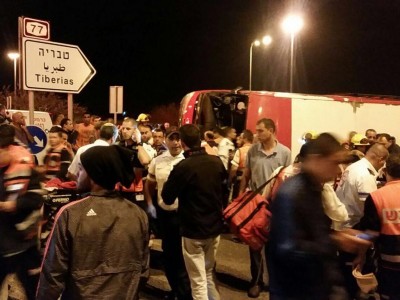 צפו: הרוג ו-19 פצועים בהתהפכות אוטובוס בעמק יזרעאל