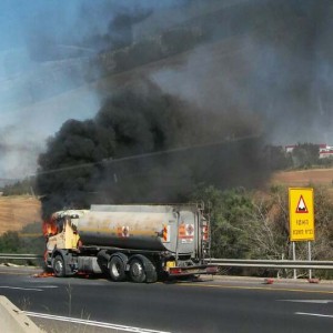 המשאית עלתה באש סמוך לאזור התעשייה אלון תבור