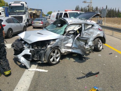אפיקים: בן 24 פצוע קשה בתאונת דרכים