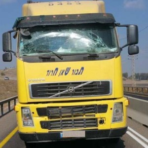 המשאית המעורבת בתאונה