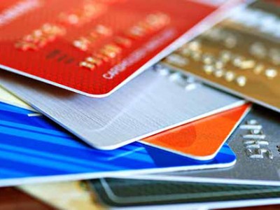 חשד: "חגגו" עם כרטיס אשראי שהושג במרמה