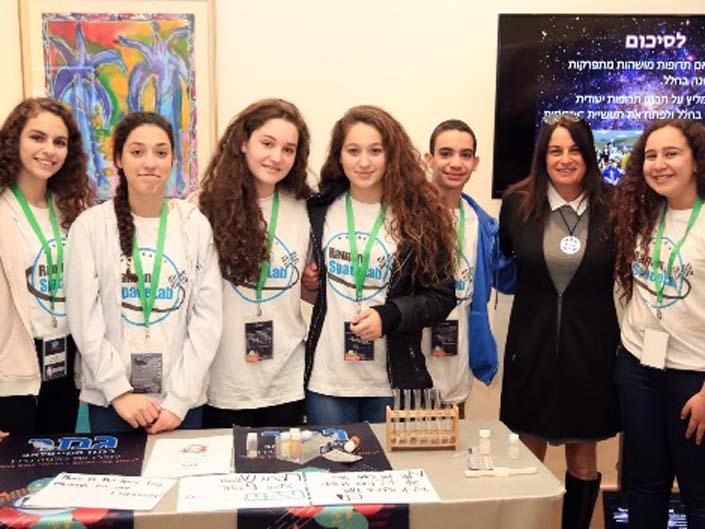 מרתק: תלמידים ביקנעם ישלחו תאים סרטניים לחלל