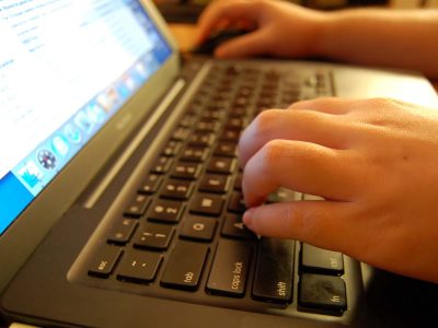 הורים: איך תשמרו על ילדיכם מהסכנות ברשת