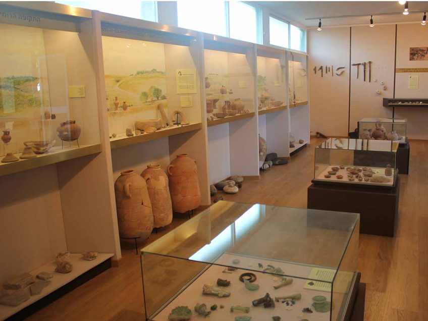 בין עבר להווה: מוזיאון העתיקות של רמות מנשה