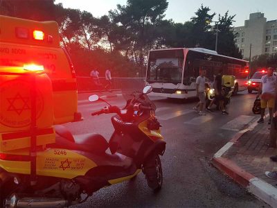 נצרת עלית: נער שרכב על אופניו נפצע קשה מפגיעת אוטובוס