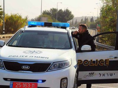 ראוי להערכה: שוטר סייע לנהגת שנקלעה למצוקה בכביש באזור יקנעם