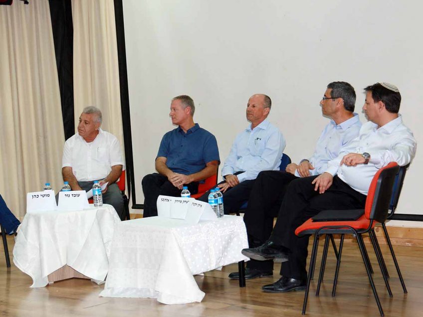 חגיגה של דמוקרטיה בויצו ניר העמק: התלמידים השתתפו בפאנל בחירות