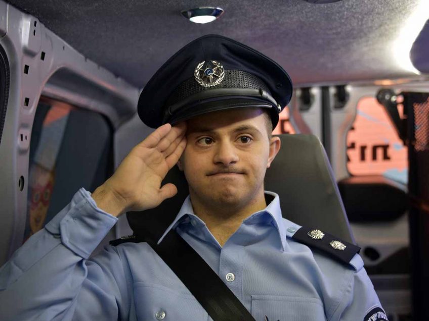 באהבה: השוטרים הגשימו משאלה לראמה ו-"קפטן פיראס"