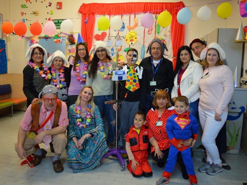 קרנבל: חגיגת פורים המסורתית נערכה ביחידה האונקולוגית לילדים במרכז הרפואי העמק