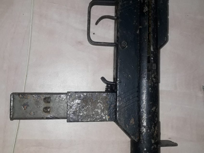 עפולה: נשק מאולתר וטעון התגלה במקלט