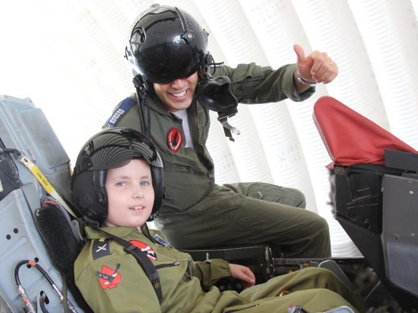 רמת דוד: מפגש מרתק לילדים חולי סרטן בטייסת העמק