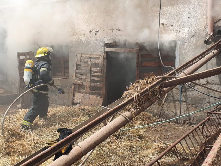 לוחם אש טופל על ידי מד"א במהלך שריפה באזור נצרת