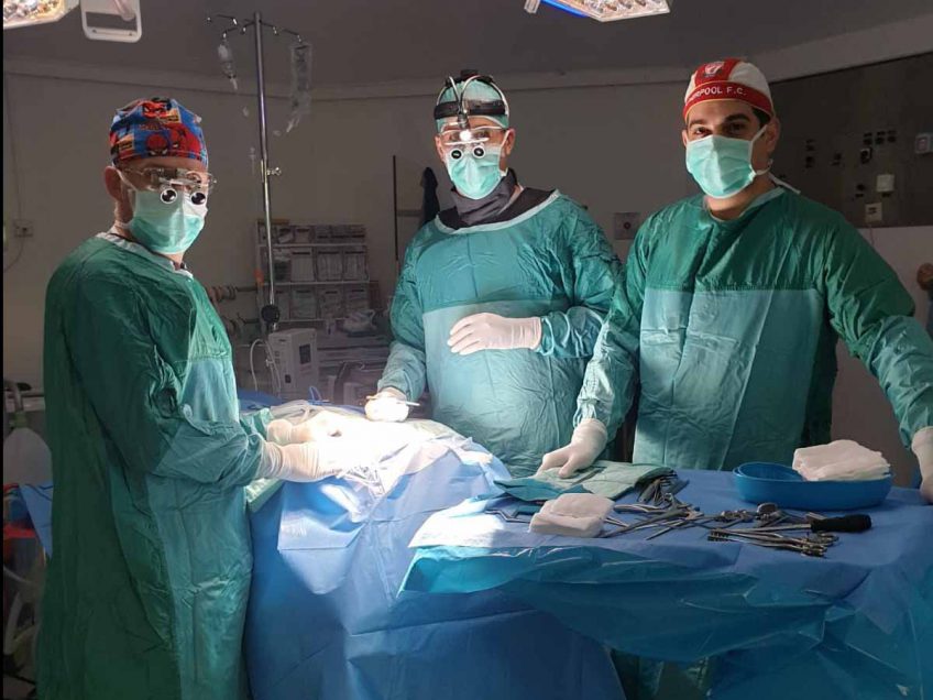 מרכז רפואי העמק: ניתוח חדשני לפריצת דיסק צוווארי להשתלת דיסק מלאכותי