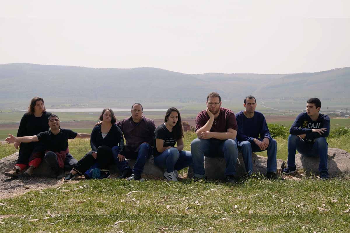 המשתתפים המוכשרים בקליפ "שמים"- בתצפית בתל יוסף צילומים: אבישי חנן
