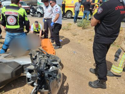 סמוך לגדעונה: רוכבי אופנוע נפגעו מרכב בכביש 71