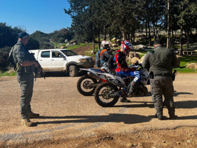 רוכב אופנוע פלש לשטח חקלאי ונעצר על ידי לוחמי מג"ב