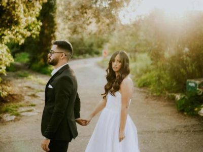 יגאל אעידן חוגג בחתונה של האחיינית האהובה שלו בר, בעמק המעיינות נפרדים מיורם קרין. כל העדכונים במדור מלחשים של אתר עמקניוז