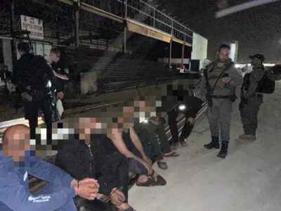 עפולה: לוחמי מג״ב צפון ושוטרים עצרו 11 שוהים בלתי חוקיים מג׳נין