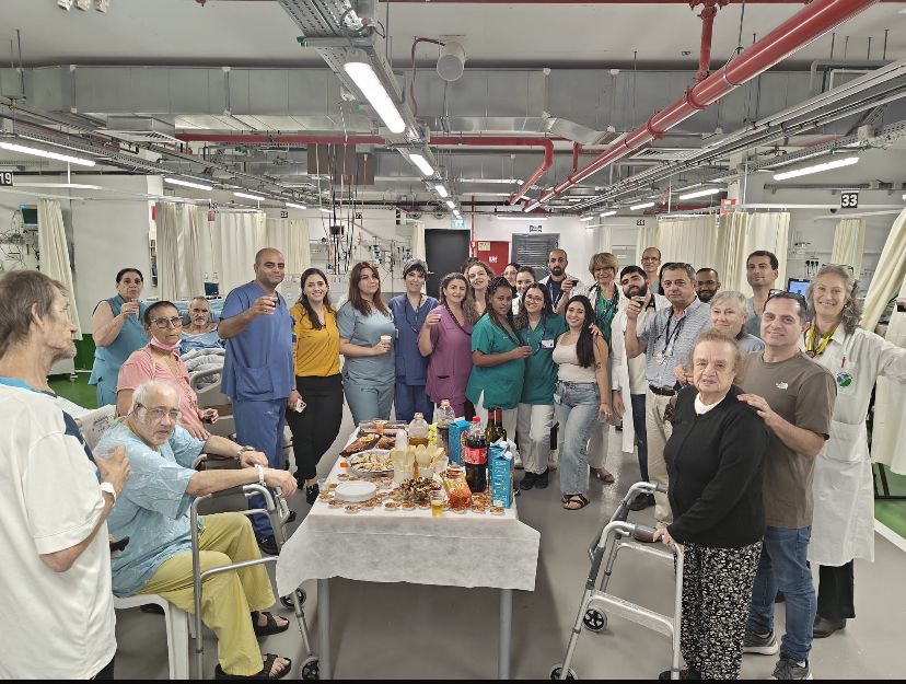 מרגש: הרמת כוסית לראש השנה במתחם התת קרקעי הממוגן במרכז הרפואי העמק