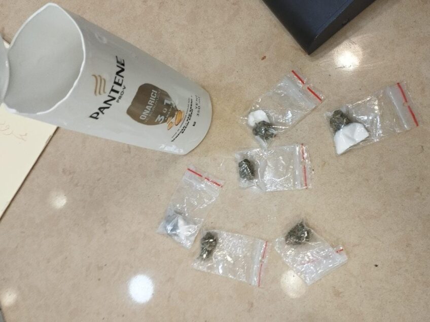הריח לא טוב: סמים הוסלקו בתוך בקבוק שמפו