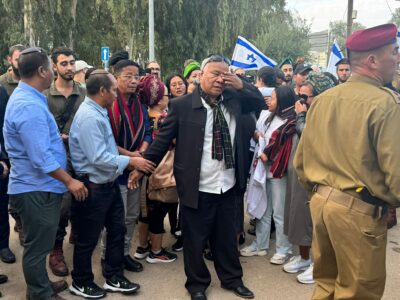 "העולם מתגלגל: עכשיו זה התור שלנו לבכות על בננו"