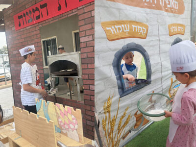 חג הפסח הגיע לבית הספר שלהבות חב"ד: פעילות חווייתית לתלמידים ולילדי הגנים