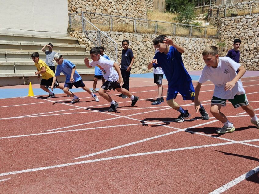 רצים למרחקים ארוכים בנוף גליל