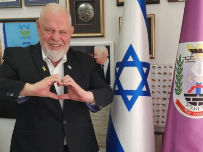 "אני עדיין מתרגש מכל תושב שלוחץ לי יד"