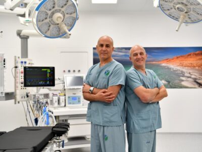 כנגד כל הסיכויים: צעיר ששבר את עמוד השדרה חזר ללכת בזכות פעולה כירורגית נדירה שבוצעה ב'העמק'