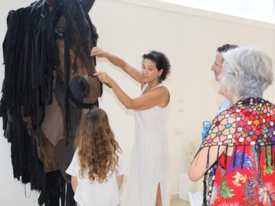 "חיים וחיות": נפתחה תערוכת היחיד של יוס רבן דה־יונג בגלריה במבואת אולם המופעים יפעת