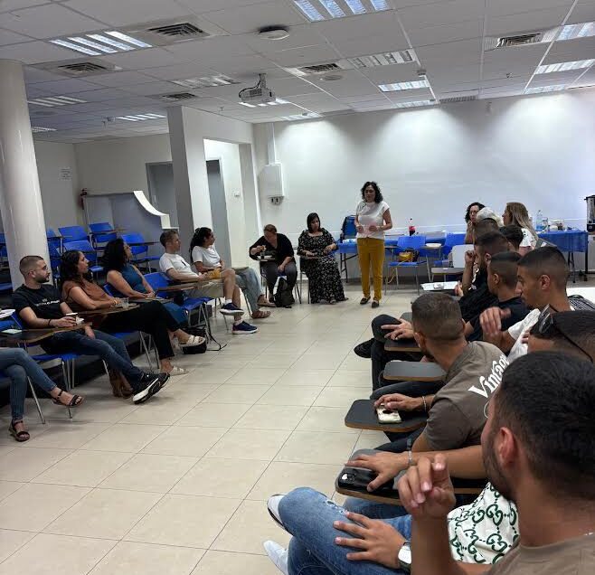 מילים מחברות: הצלחה למחזור הראשון בפרויקט לימוד עברית מדוברת במכללה הטכנולוגית נוף הגליל