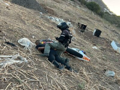 צפו במצלמות הקסדה: אופנועני מג״ב עצרו לאחר מרדף רוכב אופנוע שנהג בפראות באזור