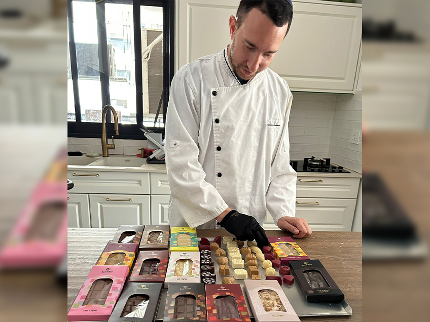 מעורר השראה: שוקולטייר עיוור ישתתף בפסטיבל השוקולד של נוף הגליל