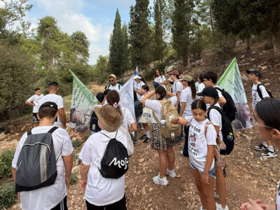 צועדים לזכרו: הולכים בשבילי רפי במגדל העמק