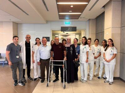 אחרי אירוע מוחי קשה: בן 58 חזר ללכת ולתפקד בזכות שיקום מעורר השראה במרכז רפואי עמק