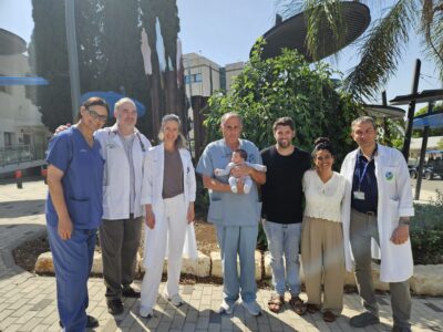 "היום אנחנו בבית עם תינוק בריא": המרוץ להצלת עובר שאובחן עם מומים נדירים שסיכנו את חייו
