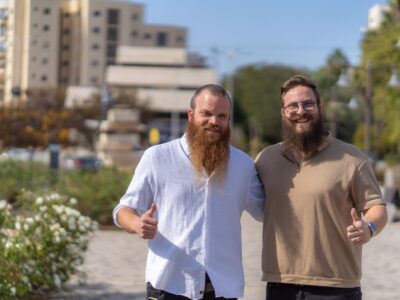 זה לא סרט: החבר'ה מעפולה שגייסו כסף ושלחו לוחמי צה"ל לריטריט בגן עדן טרופי