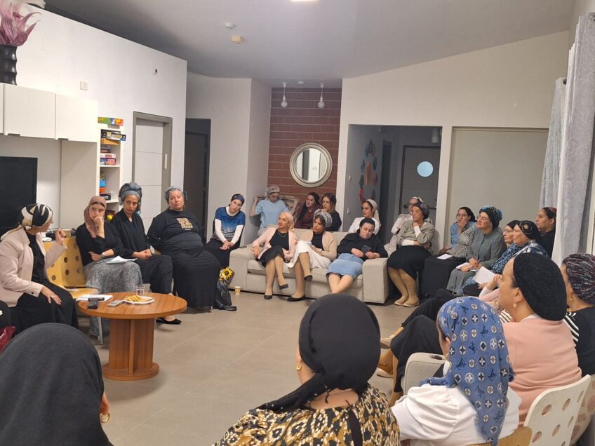 תוכנית משעול במגדל העמק: מסדנאות קצרות להצלחה גדולה בקרב נשים במגזר החרדי