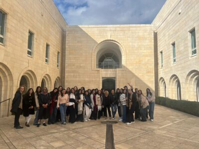 המכללה הטכנולוגית נוף הגליל פותחת אופקים: סיור אדריכלי מעשיר לסטודנטים בירושלים