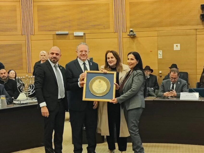 פרס הוקרה בכנסת למגדל העמק על תרומה לתרבות וליחסי ישראל-אזרביג'אן