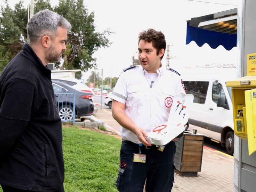 מפגש מרגש בעפולה: "רועי נתן לי מכת החשמל שהצילה את החיים שלי"