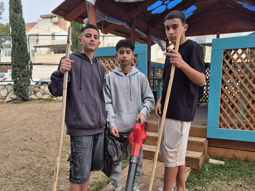 יוזמה מרגשת ב"אורט רוגוזין": תלמידי חטיבת הביניים החליפו את עובדי האחזקה