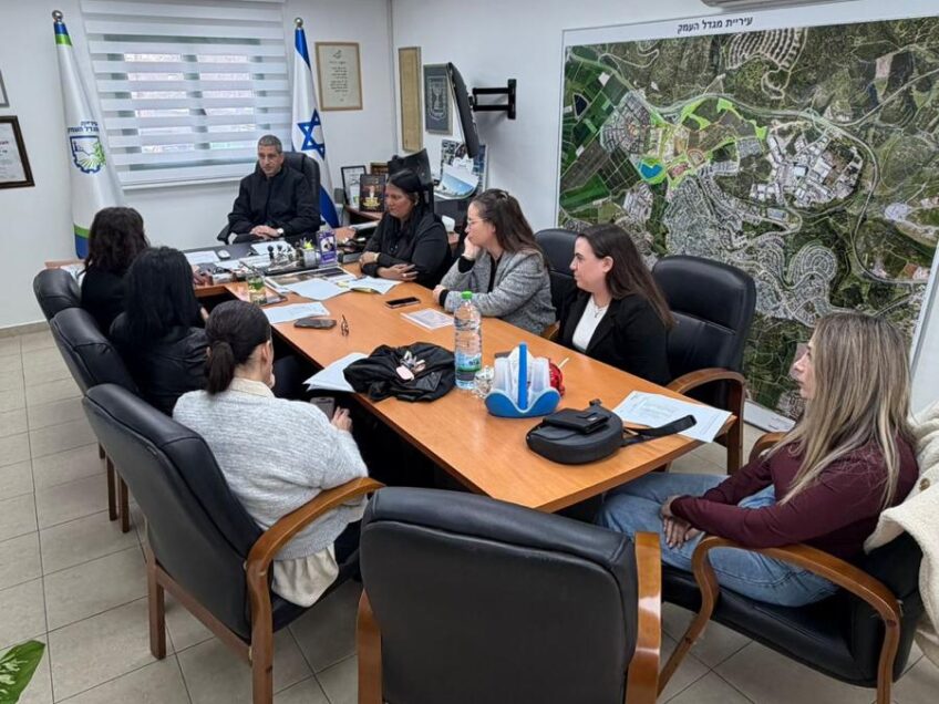 מנכ״לית "פותחים עתיד" פתחה את סבב ביקורי 2026 במגדל העמק