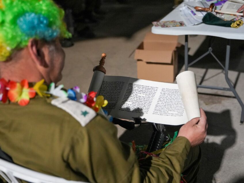 קול המגילה במוצב: לוחמי "חרב שאול" חגגו את פורים כהלכתו